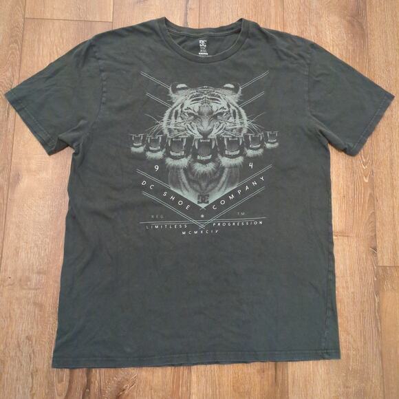 Y2K DC Shoes Tiger Adult XL Shirt Skater Nature Punk Biker Cat Jungle Faded - Picture 1 of 7